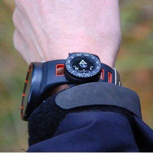 Suunto Tinder pouch: fire steel, flint and char cloth