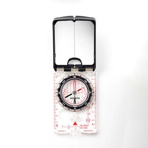 Suunto Tinder pouch: fire steel, flint and char cloth