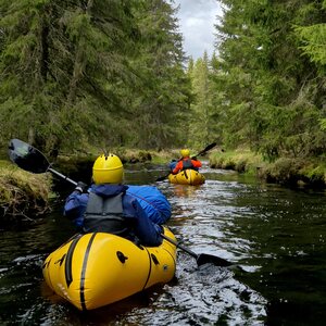 Retkeily- ja vaelluskurssi (packraft)
